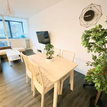 Privee Dans Partage - - Tram A - Wifi - Ref Me1 Homestay