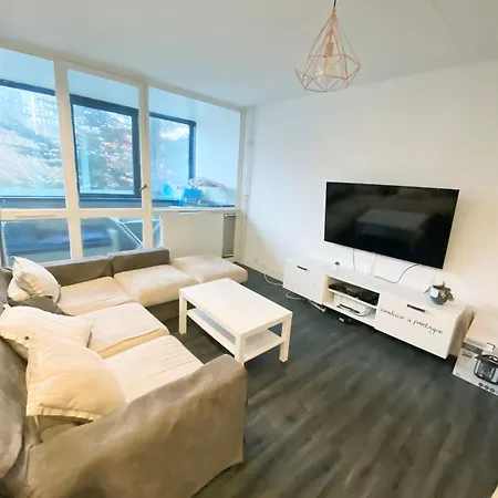 Homestay Privee Dans Partage - - Tram A - Wifi - Ref Me1